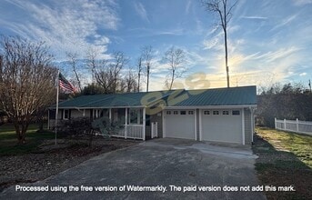 Building Photo - 232 Cedar Creek Dr