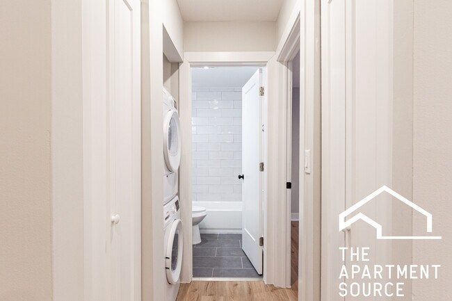 Building Photo - 540 W Aldine Ave