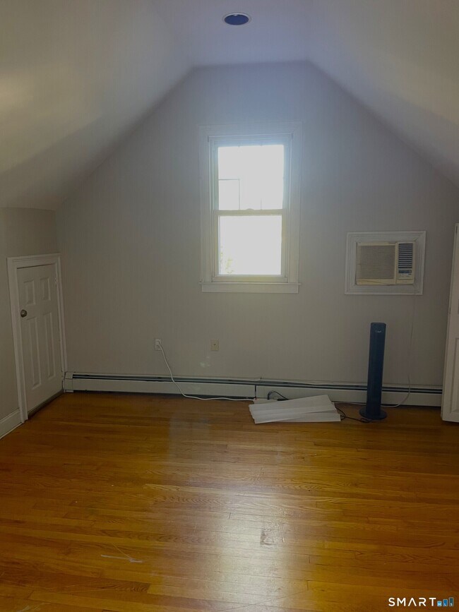 Foto del edificio - 251 Whiting Ln
