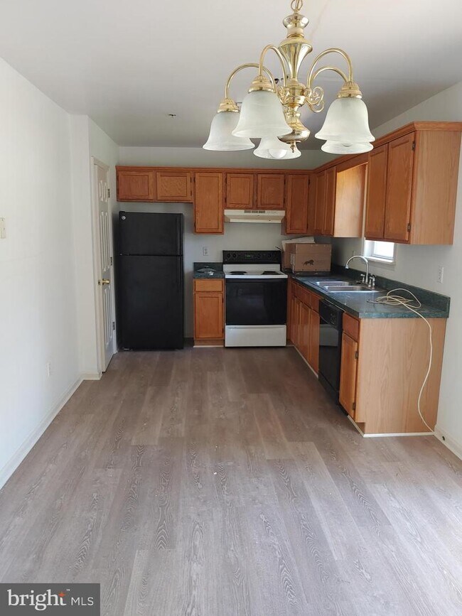 Building Photo - 1013 Sandstone Ct