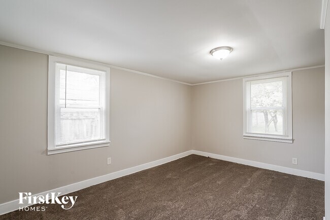 Foto del edificio - 113 N Metropolitan Ave