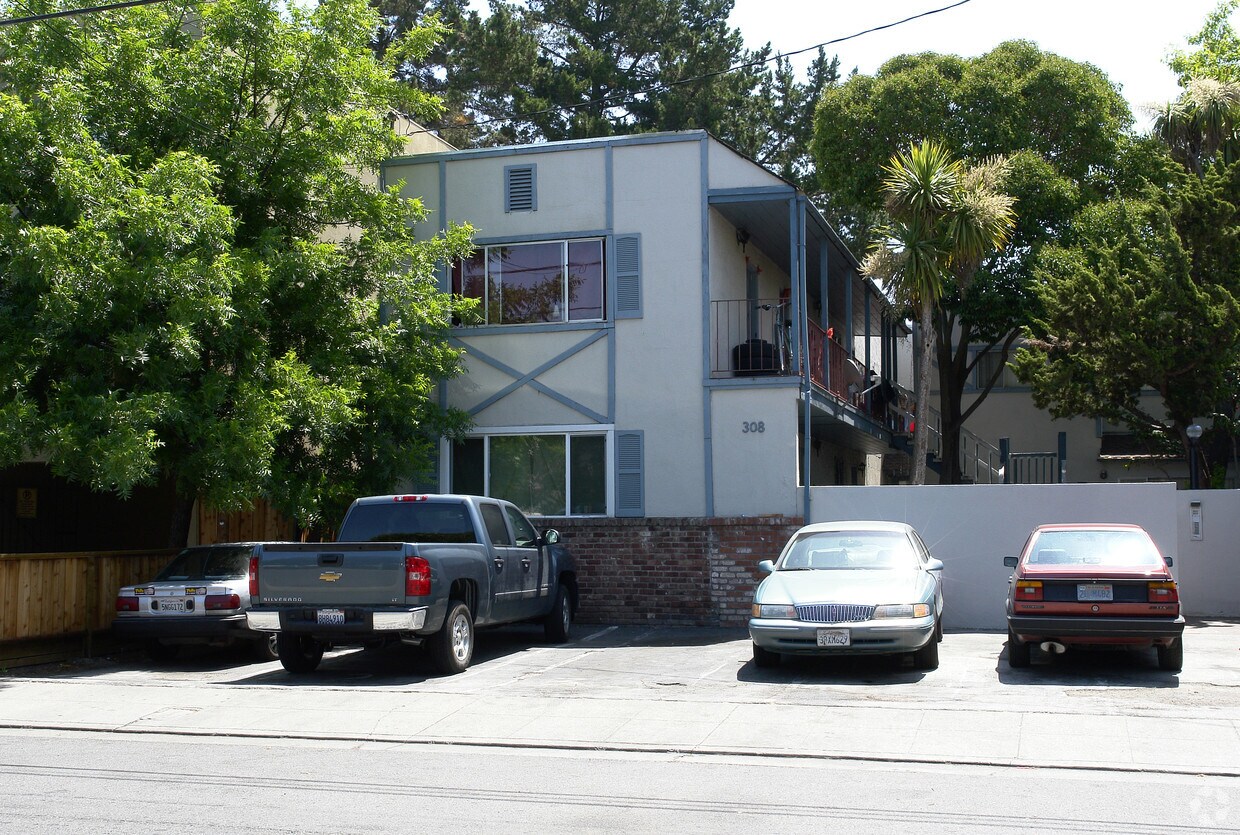Building Photo - 308 4th Ave