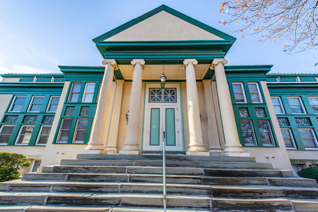 Front entry of the buildin - 21 Springfield Ave