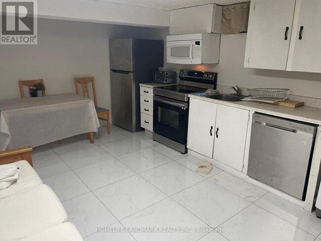 Photo du bâtiment - 385 Marybay Crescent