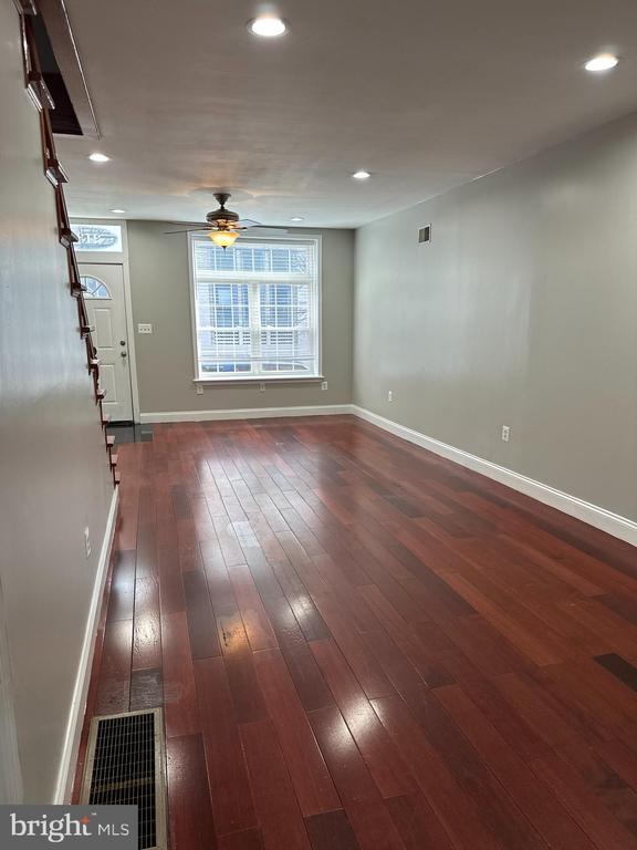 Foto del edificio - 2131 Moore St