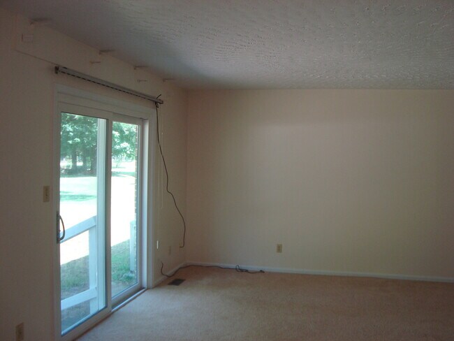 Building Photo - 1620 Brookridge Drive