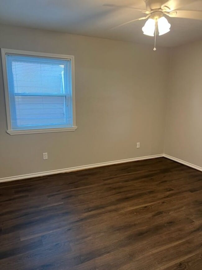 Building Photo - 3 Bed / 1 Bath House, PNGISD