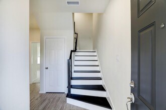 Building Photo - 3144 Founders Rock Dr