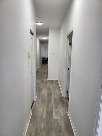 Building Photo - 5148 Av Papineau