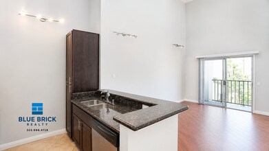 Building Photo - 245 N Alvarado St