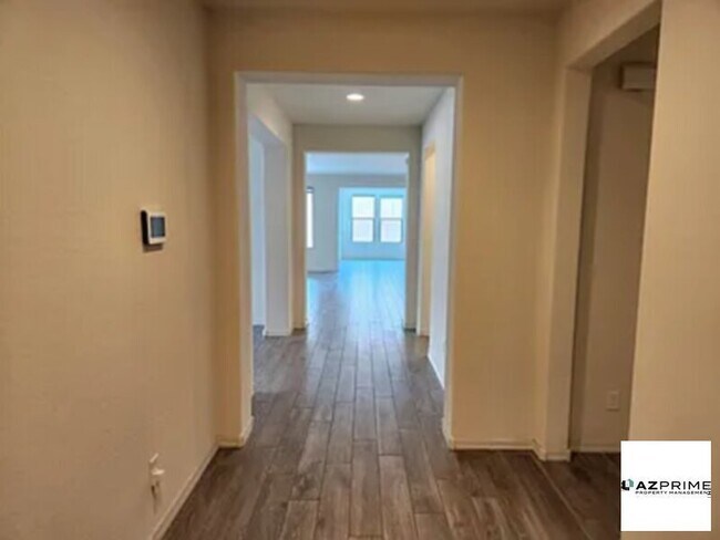 Foto del edificio - Single Family Residence