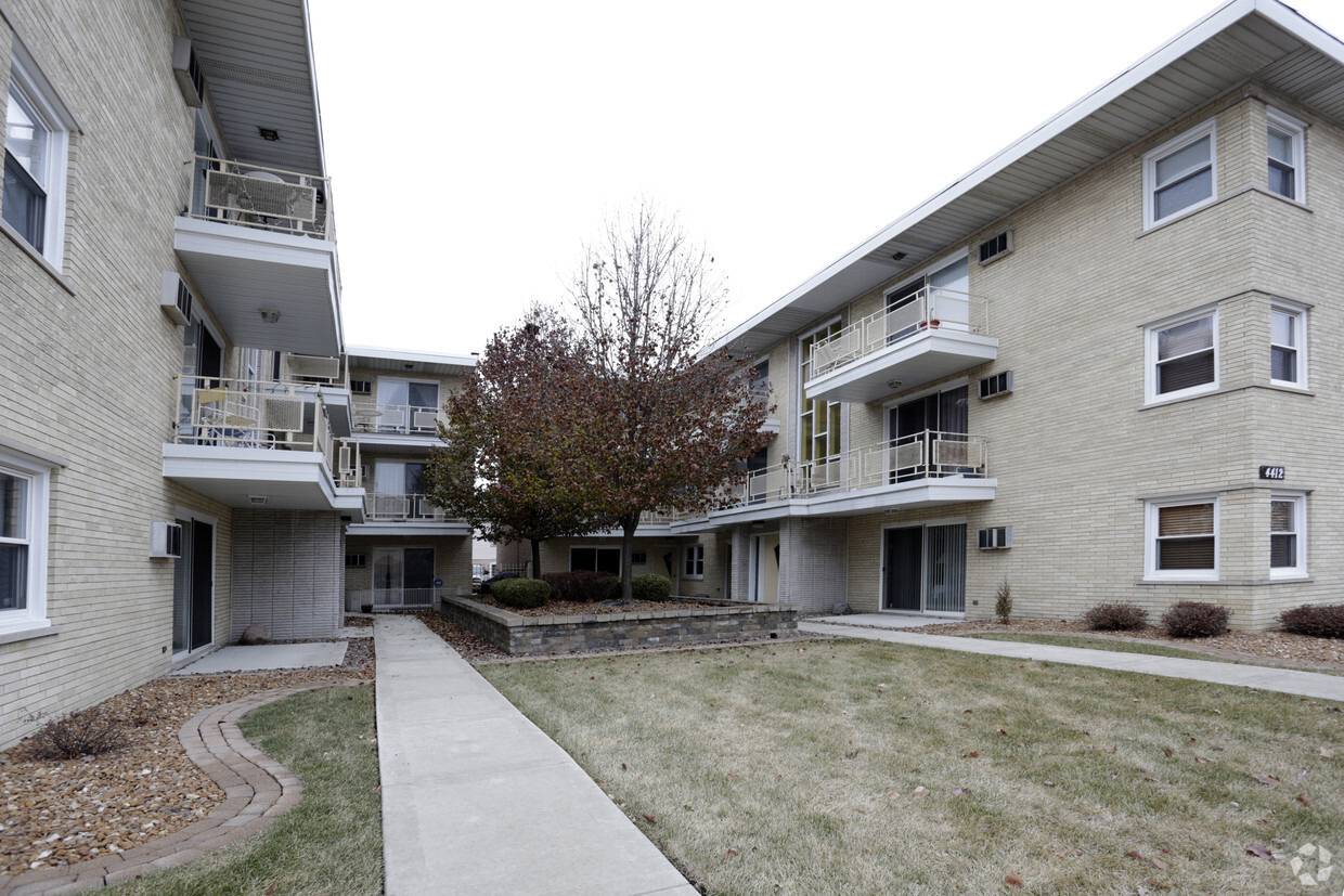 Building Photo - 4400-4418 W 55th St