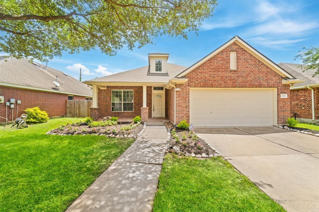 Foto principal - 23219 Dewflower Dr