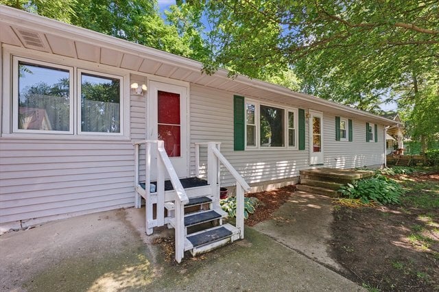 Building Photo - 108 Brady Ln