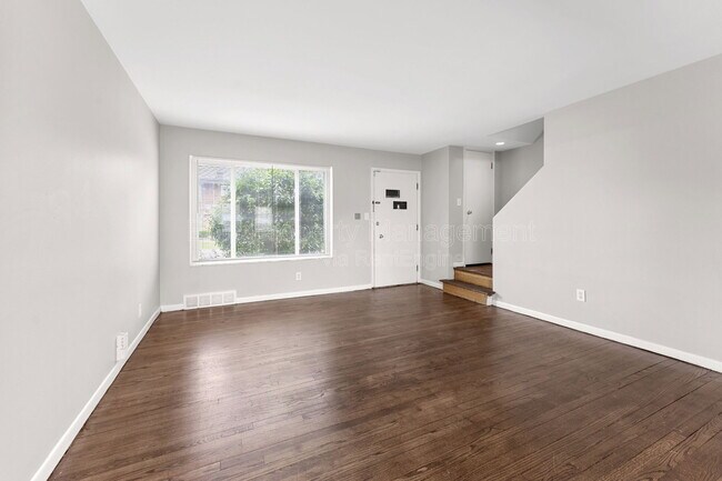 Foto del edificio - 24579 Kelly Rd