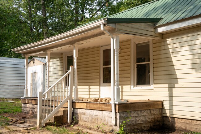 Building Photo - 4930 Hendron Rd