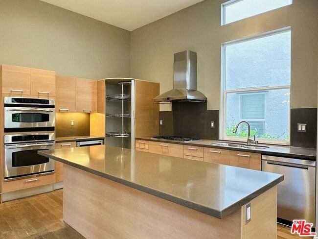 Foto del edificio - 6581 S Seabluff Dr