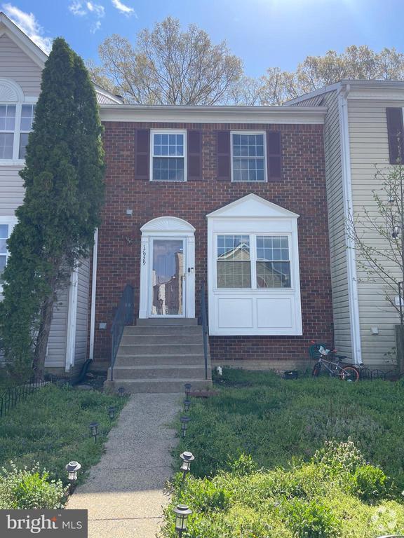 Building Photo - 17929 Milroy Dr