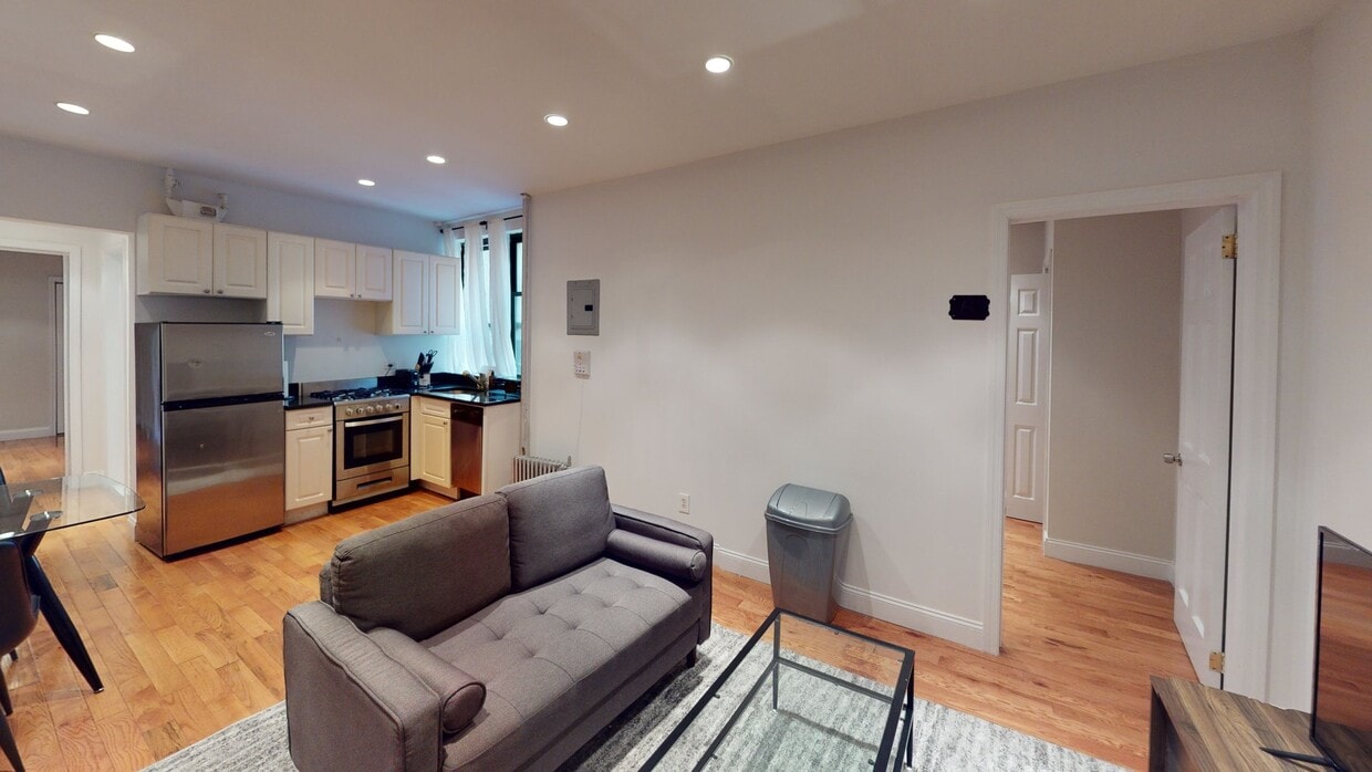 Photo - Private bedroom in 2 bed/1 bath Home
