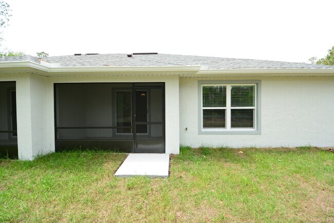 Building Photo - "Charming 3-Bedroom Duplex with Granite El...