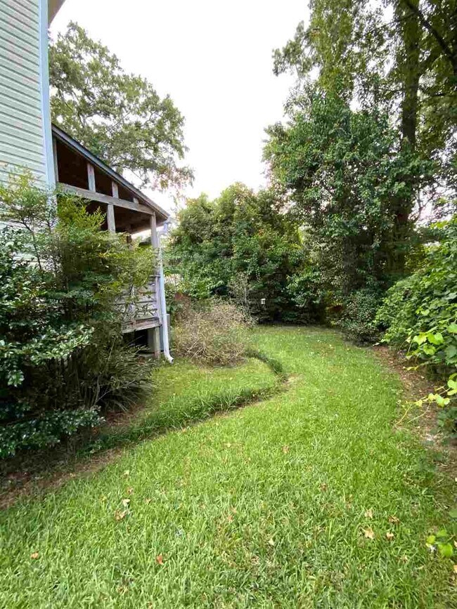 Building Photo - 2393 Gregory Dr
