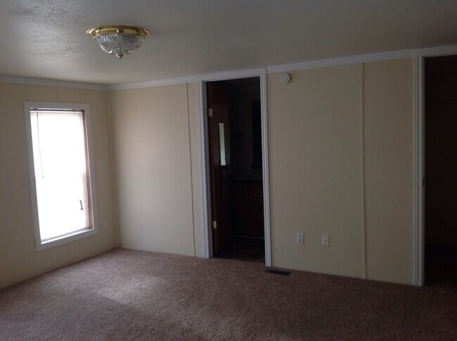 Building Photo - 16 S Illinois St