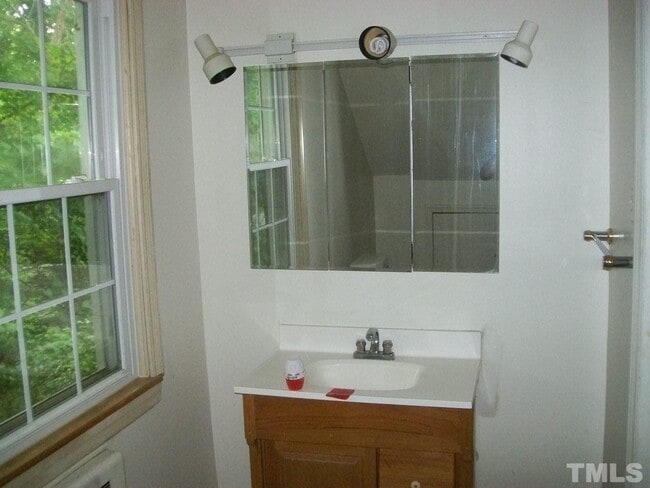 Foto del edificio - 107 Howell Ln