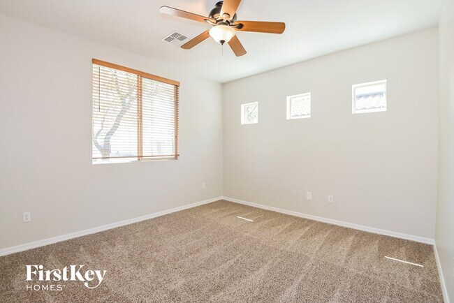 Building Photo - 10427 E Valley Quail Dr