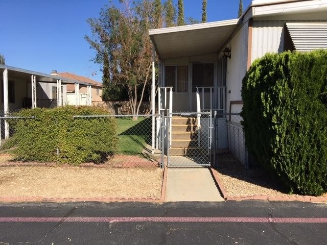 Foto del edificio - 5711 Columbia Way