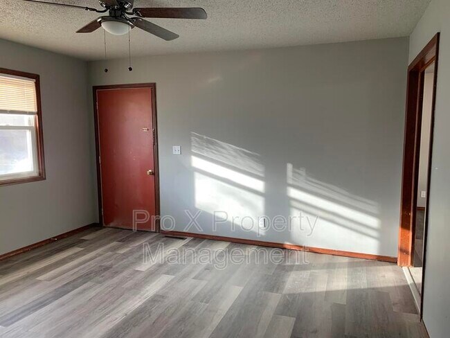 Building Photo - 409 N Zinc Pl