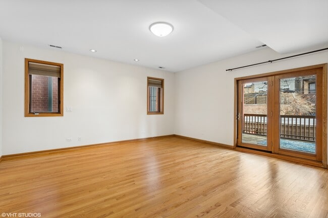 Building Photo - 2533 N Halsted St