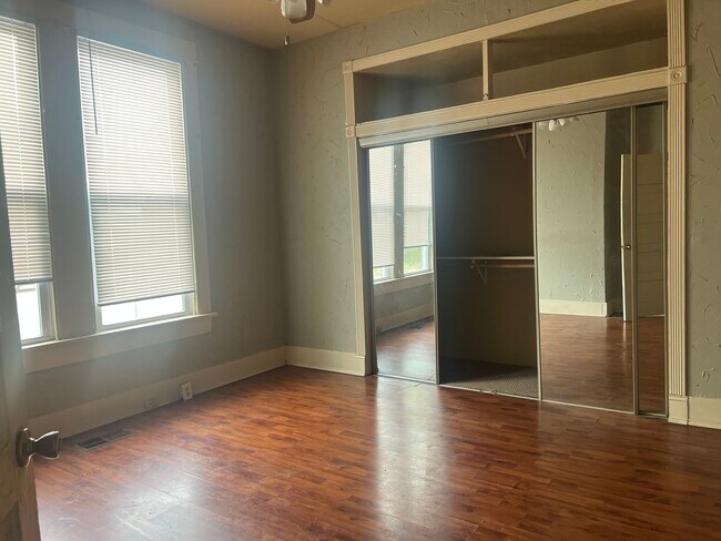 Foto del edificio - Half off the first Full Months rent! .Clos...
