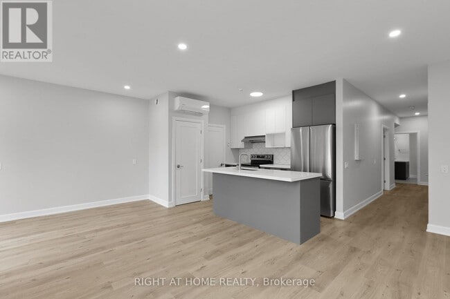 Building Photo - 63 Acacia Ave