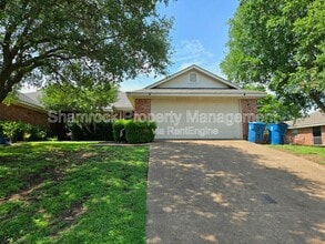 Building Photo - 719 Park Meadows Dr
