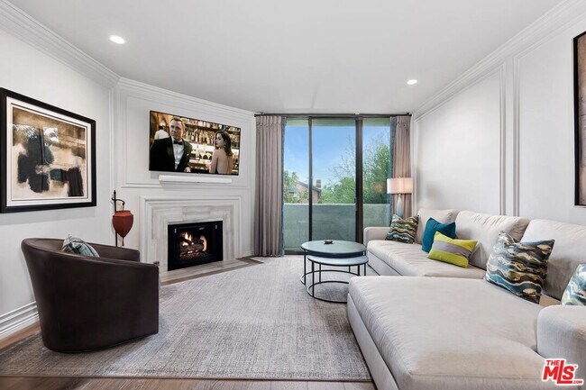 Foto del edificio - 10739 Ashton Ave