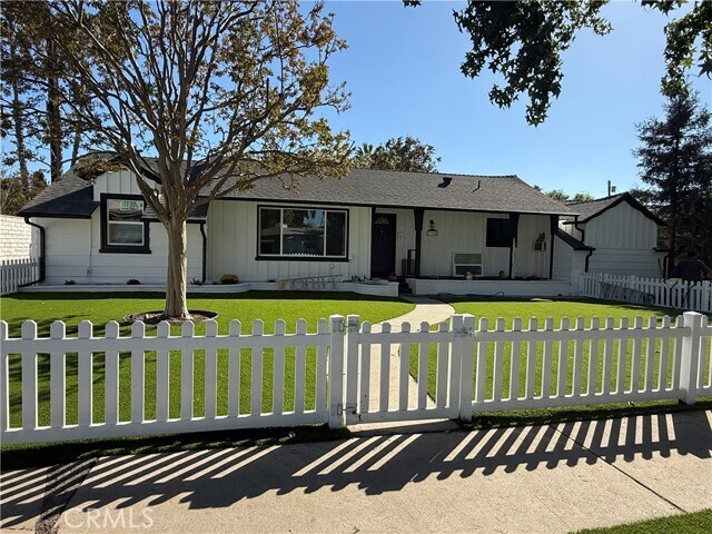 Foto del edificio - 17360 Lemac St