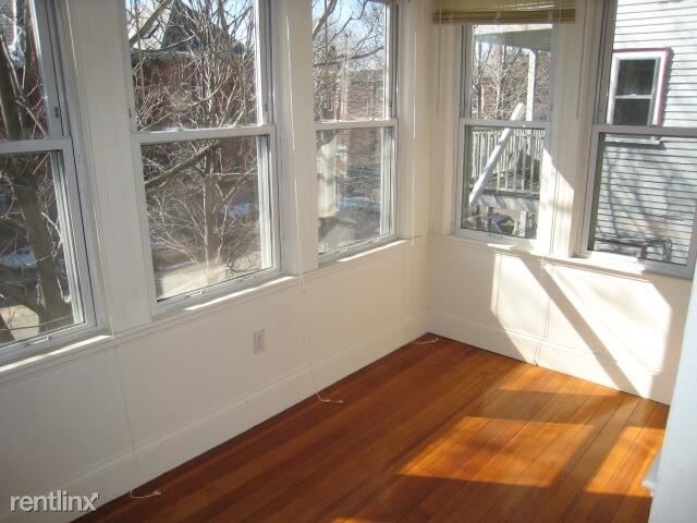 Foto del edificio - 3 br, 1 bath  - 12 Sanborn Ave