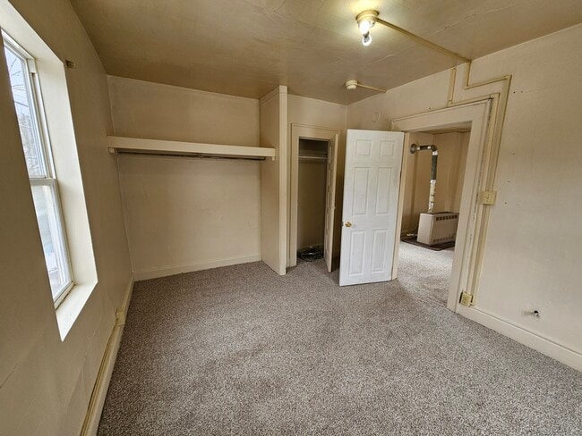 Building Photo - 628 Brandon St