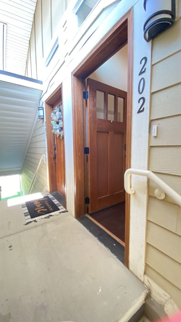 Building Photo - Beautiful Townhome in Hayden