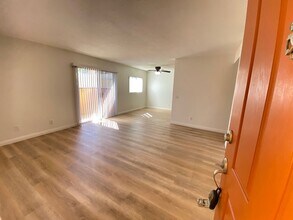 Building Photo - 513 Calle Montecito