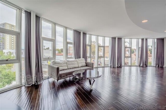 Foto del edificio - 3788 Park Blvd