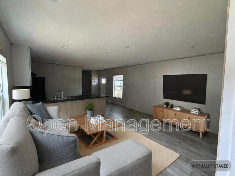 Primary Photo - 356 Bayhead Dr