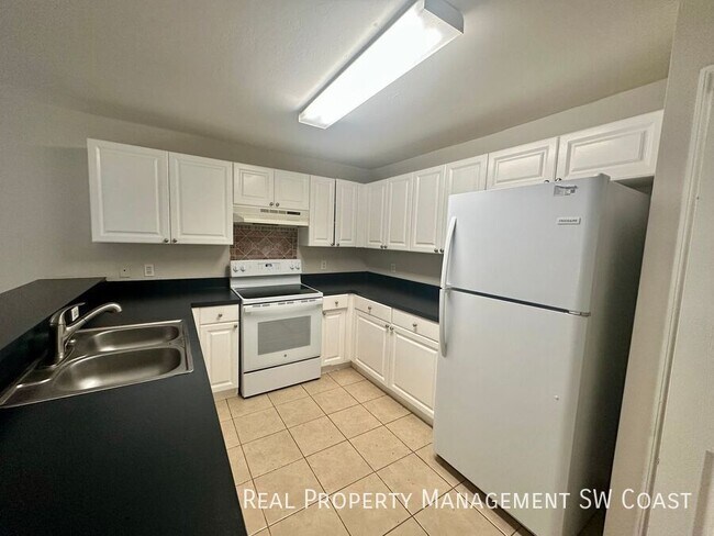 Foto del edificio - 2801 Hightower Ave S