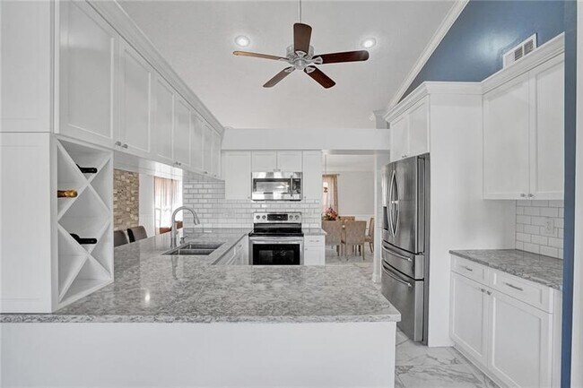Building Photo - 8447 NW 51st Pl