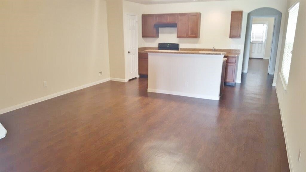 Foto del edificio - 5569 Plantation Forest Dr