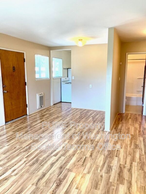 Photo - 1212.5 N 49th St House