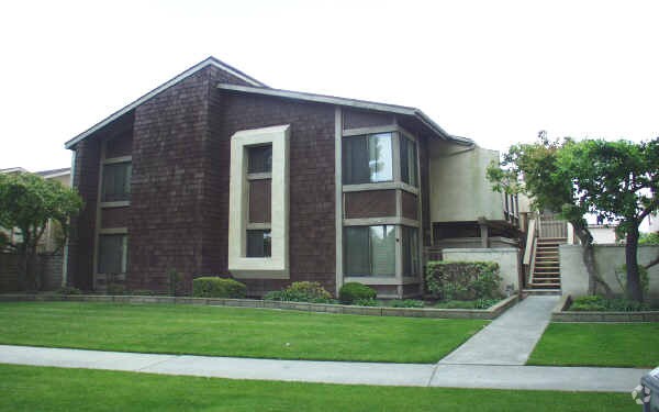 Primary Photo - 5234 Hayter Ave