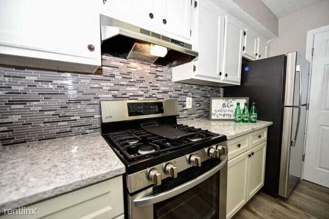 Building Photo - 2 br, 2.5 bath Townhome - 4833 Farber Row
