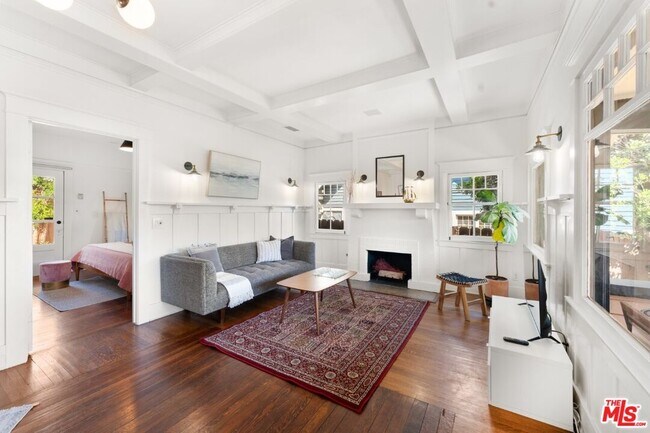 Foto del edificio - 2217 Marathon St