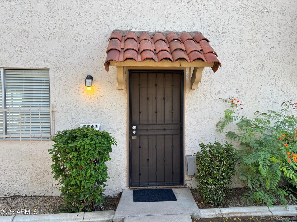 Foto principal - 8861 N 12th Pl
